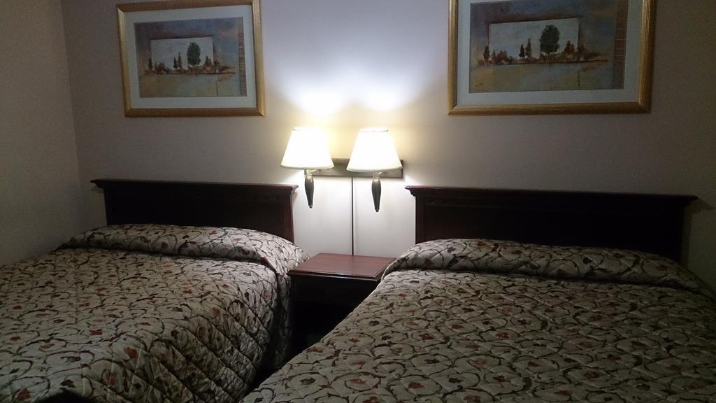 Coniston Richard Lake Motel מראה חיצוני תמונה