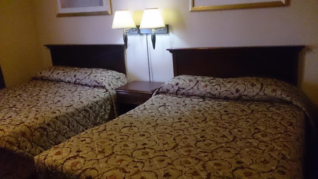 Coniston Richard Lake Motel מראה חיצוני תמונה