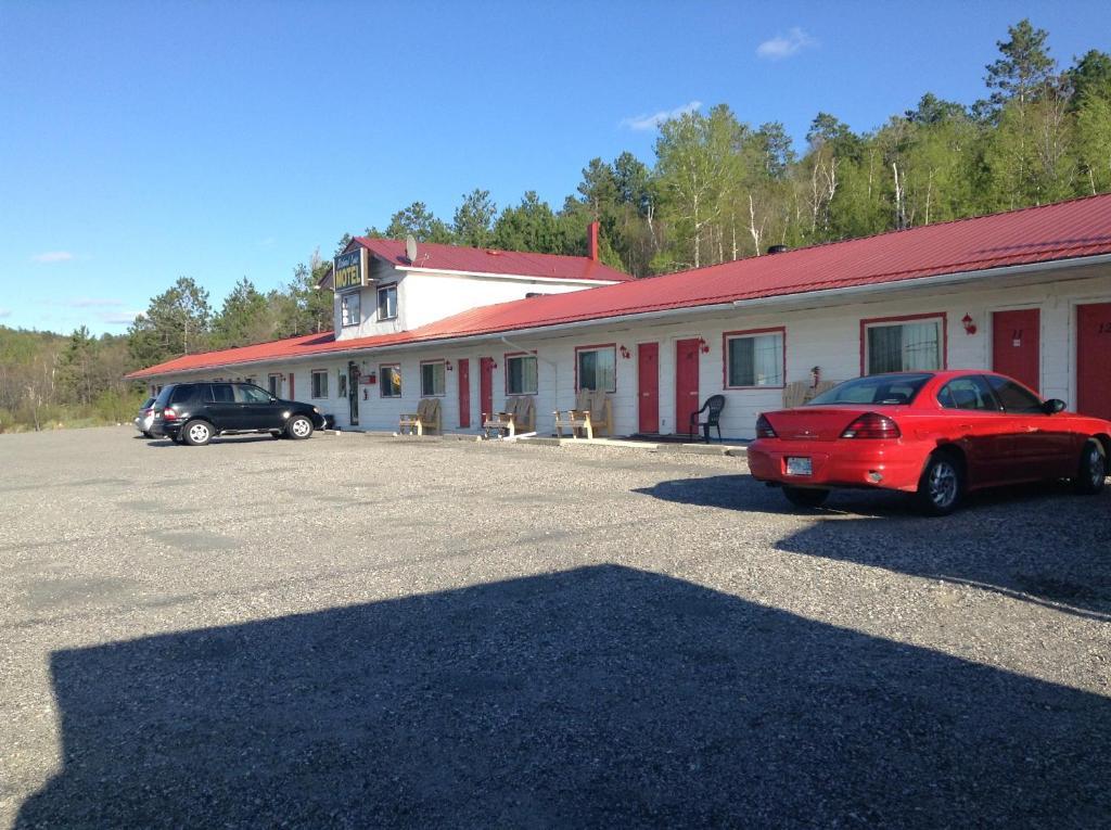 Coniston Richard Lake Motel מראה חיצוני תמונה